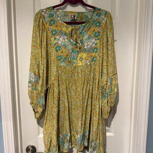 EUC JAASE SIZE L CAN FIT SIZE 3XL PUFF SLEEVE EMPIRE WAIST TUNIC TOP